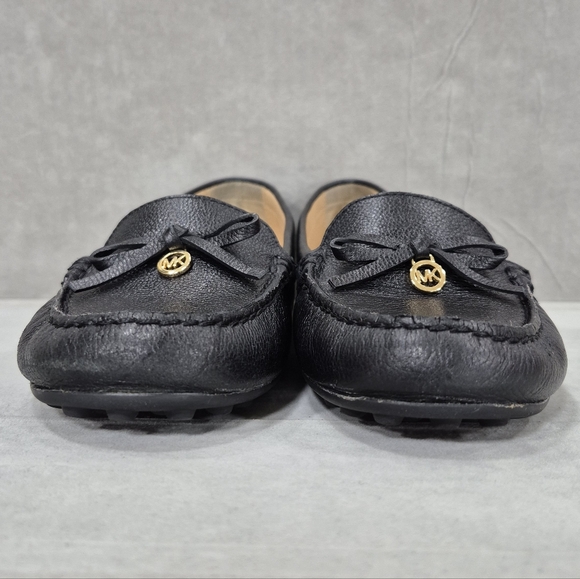 Michael Michael Kors moccasin loafers women's 8 black leather bow logo charm - Picture 4 of 15